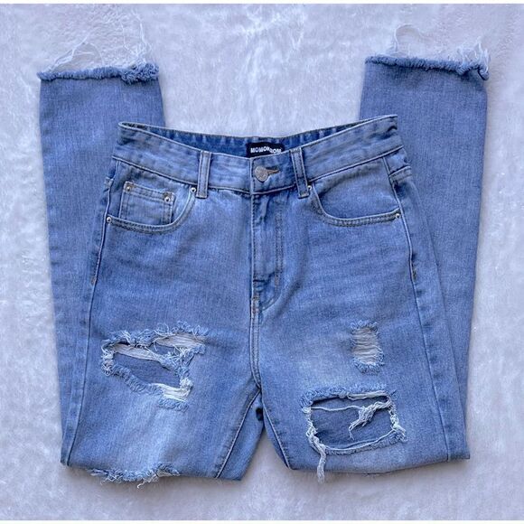 MOMOKROM High Waisted Distressed Raw Hem Mom Jean in Light Wash, Size 4 - Picture 10 of 16